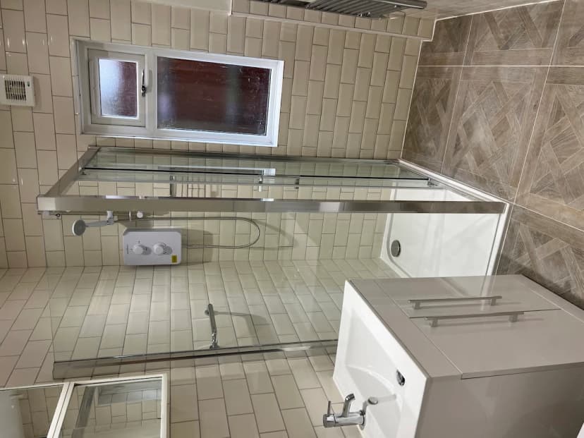 Bathrooms in Edgware by Albert Construction